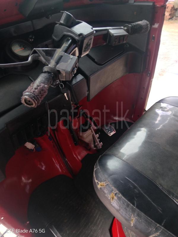 Bajaj Three Wheel 2015 - பயன்படுத்தப்பட்டது முச்சக்கர வண்டி sale in Sri Lanka - patpat.lk