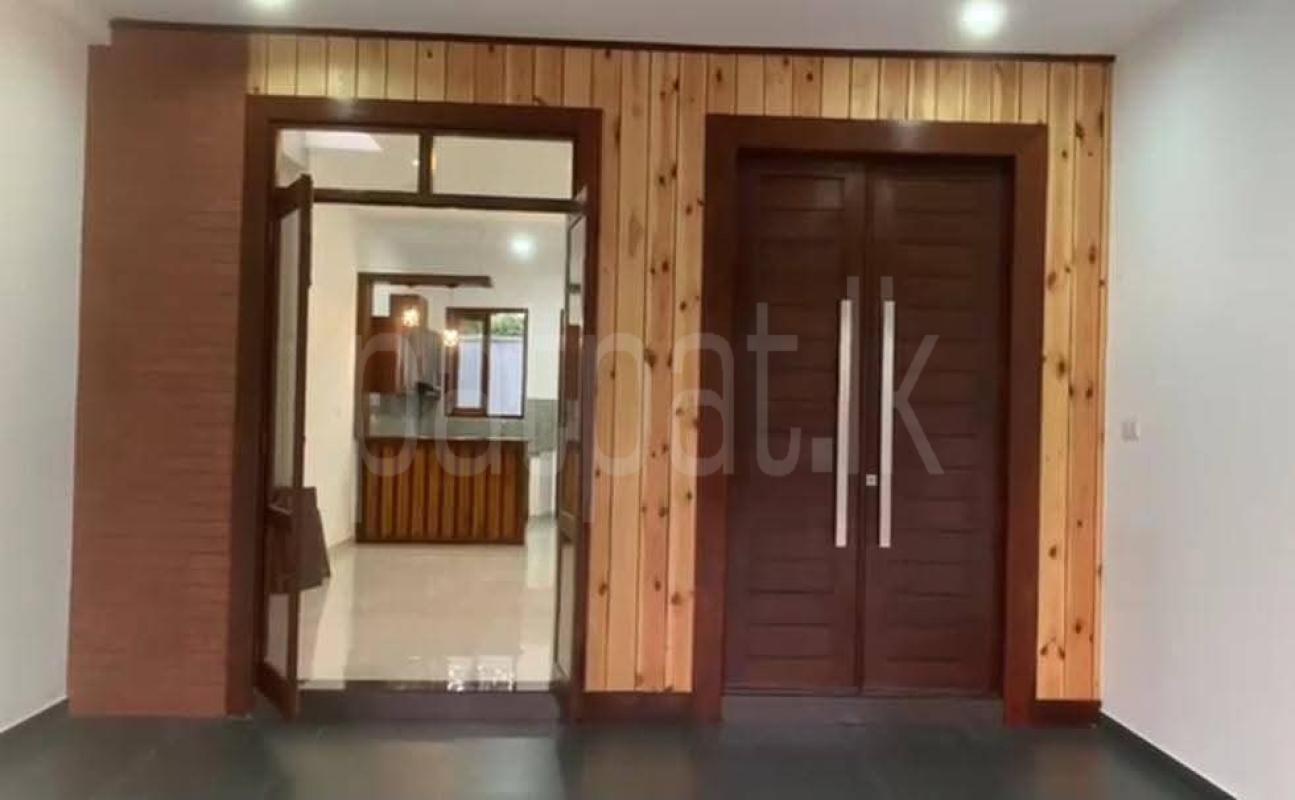 House for Sale in Athurugiriya