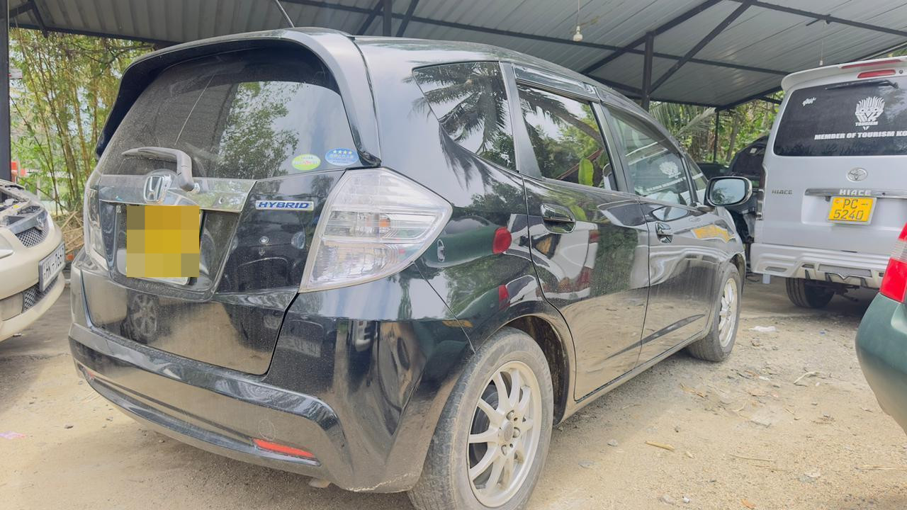 Honda FIT SHUTTLE 2011 - பயன்படுத்தப்பட்டது கார் sale in Sri Lanka - patpat.lk