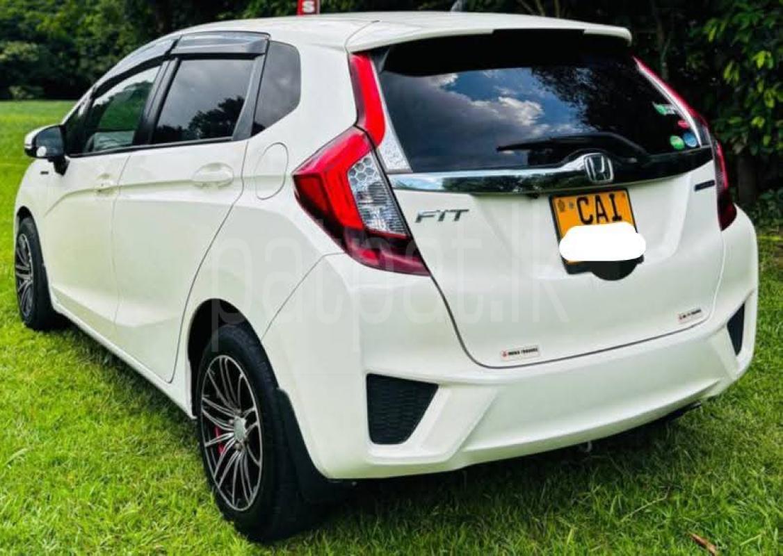 Honda Fit 2015 - பயன்படுத்தப்பட்டது கார் sale in Sri Lanka - patpat.lk