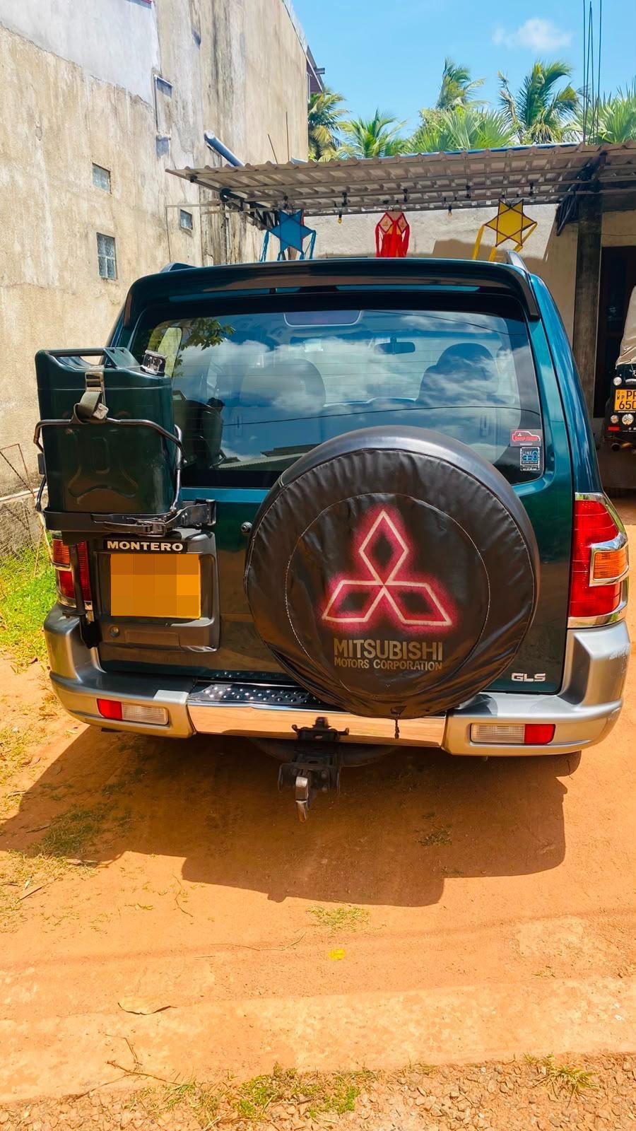 Mitsubishi Montero 2002 - பயன்படுத்தப்பட்டது SUV sale in Sri Lanka - patpat.lk