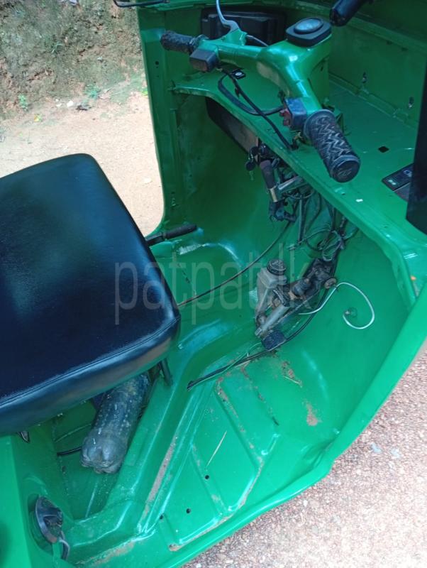 Bajaj Three Wheel 2005 - භාවිතා කරන ලද ත්‍රිරෝද රථය sale in Sri Lanka - patpat.lk