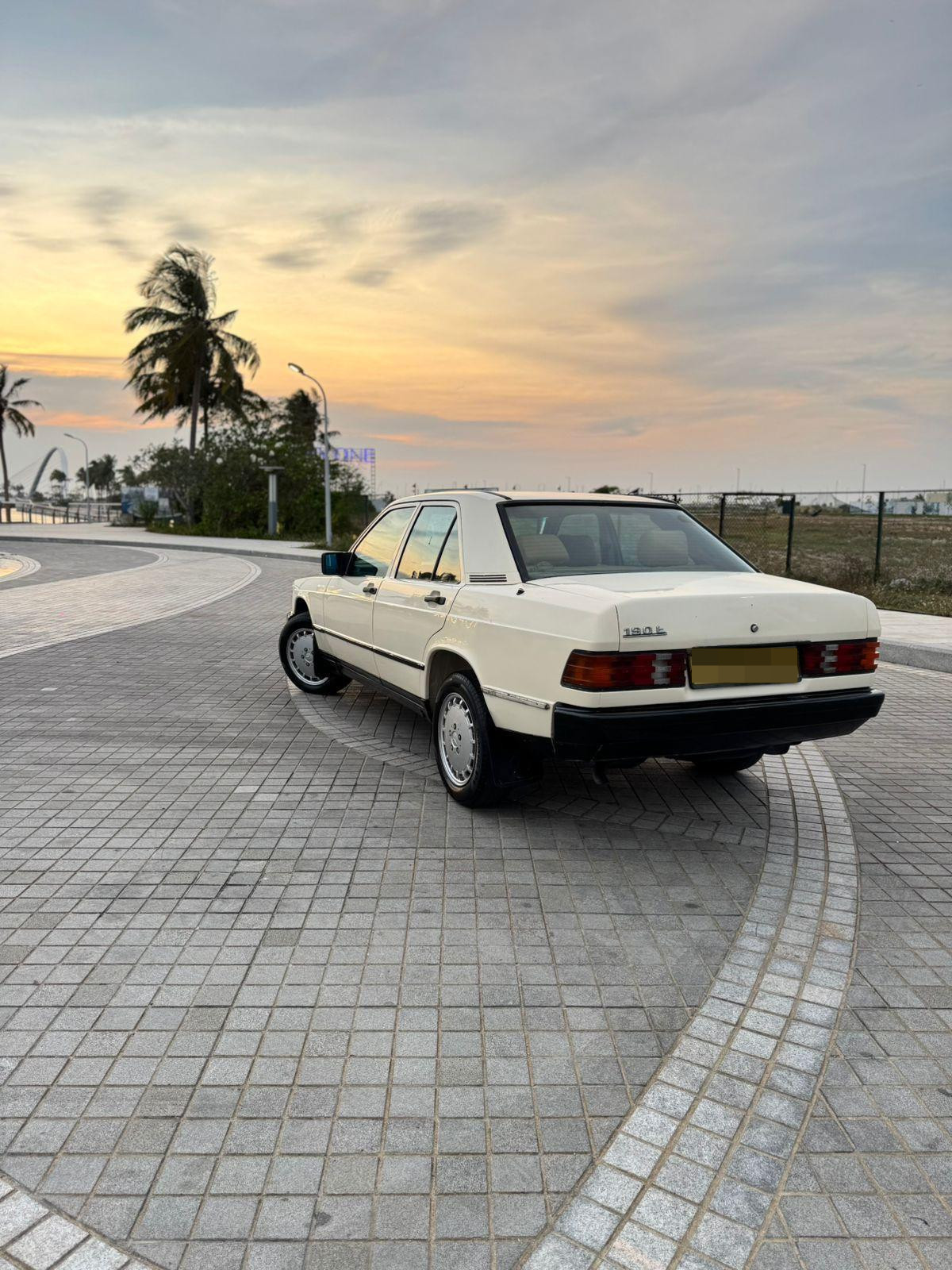 Mercedes Benz W Class 1992 - Used Car sale in Sri Lanka - patpat.lk