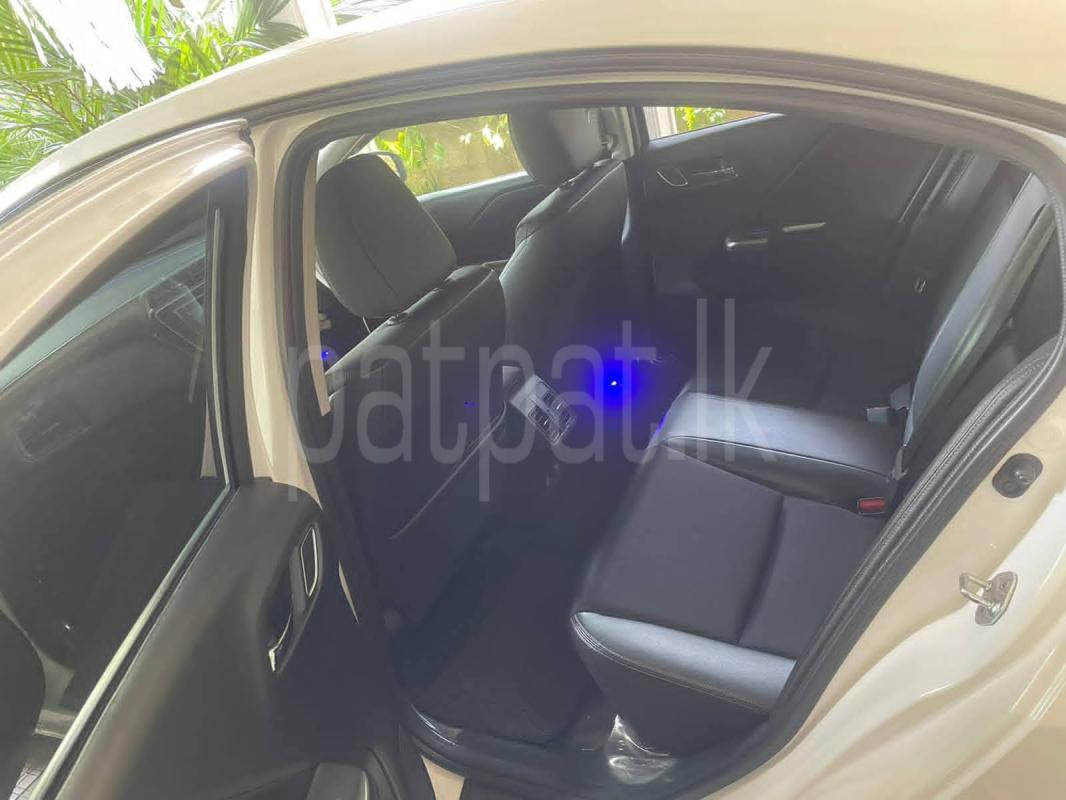 Honda Grace 2015 - பயன்படுத்தப்பட்டது கார் sale in Sri Lanka - patpat.lk