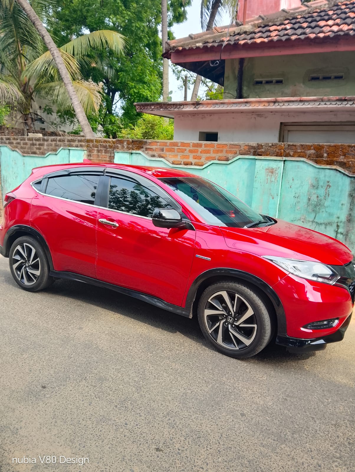 Honda Vezel 2017 - பயன்படுத்தப்பட்டது SUV sale in Sri Lanka - patpat.lk
