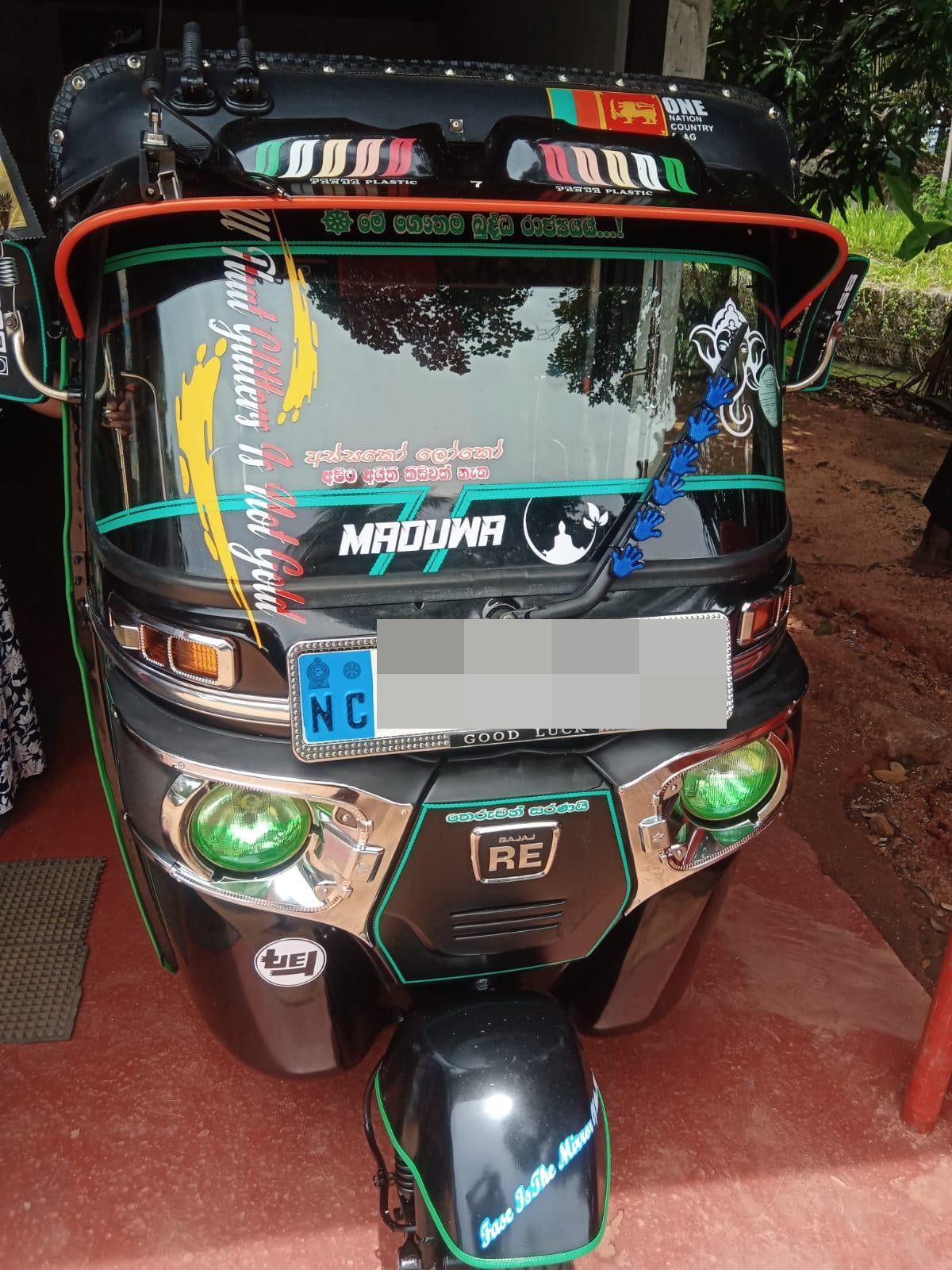Bajaj Three Wheel 2015 ads-image-1