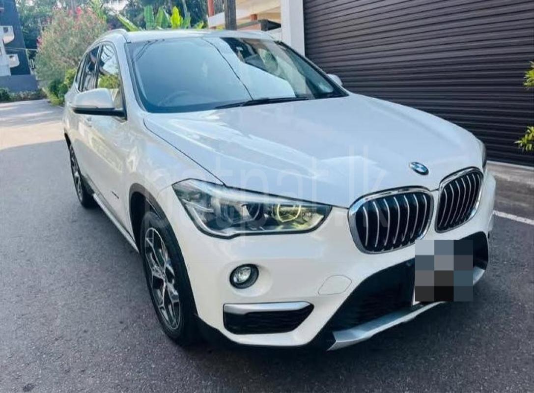 BMW X Series 2017 - භාවිතා කරන ලද SUV රථය sale in Sri Lanka - patpat.lk
