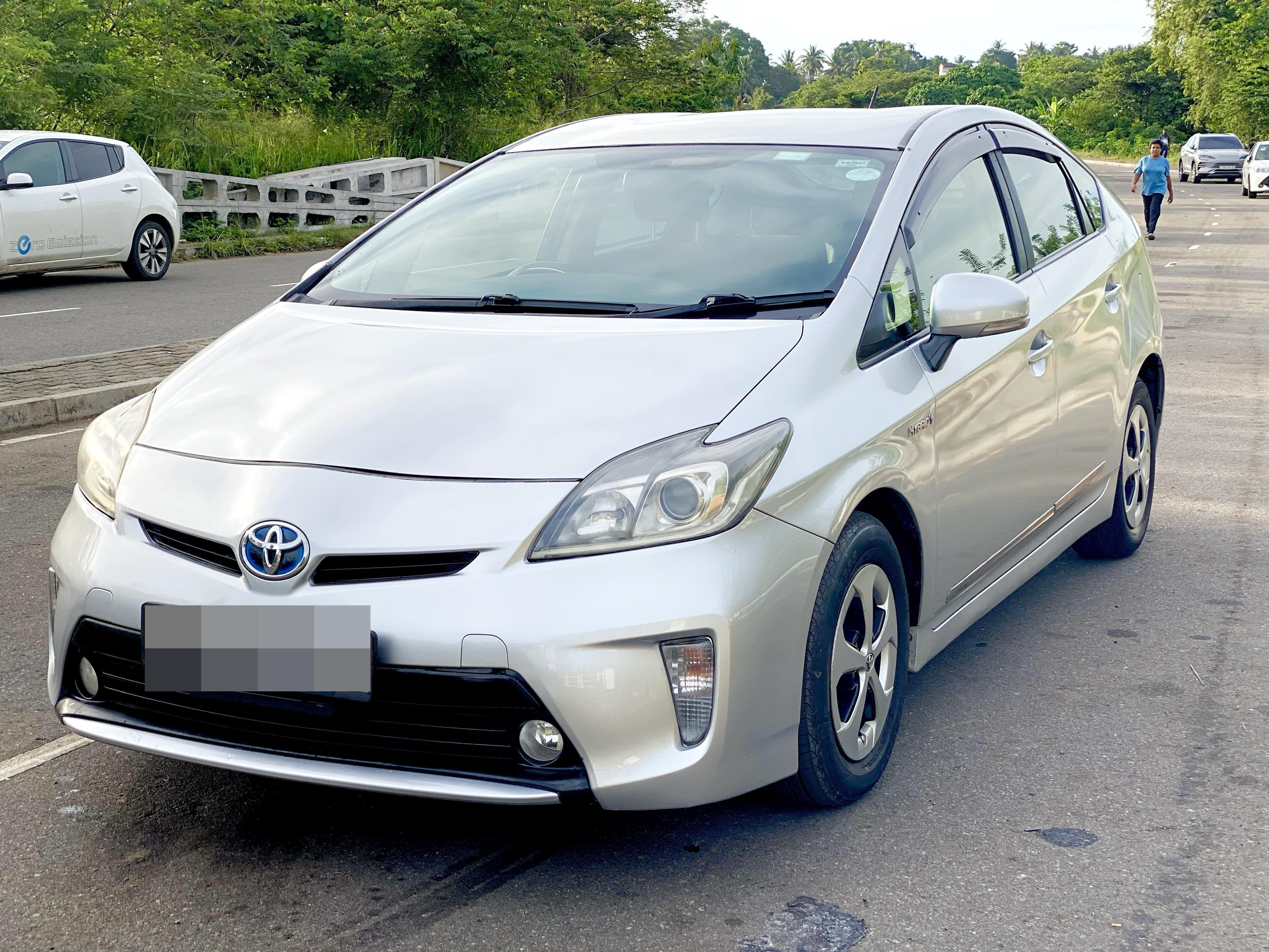 Toyota Prius 2012 - Used Car sale in Sri Lanka - patpat.lk