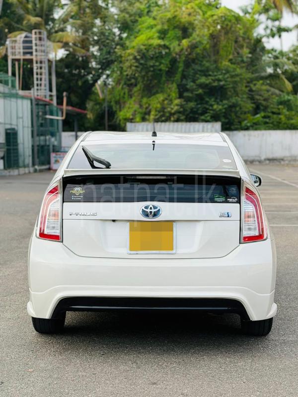Toyota PRIUS S GRADE 2012 - மறுசீரமைக்கப்பட்டது கார் sale in Sri Lanka - patpat.lk