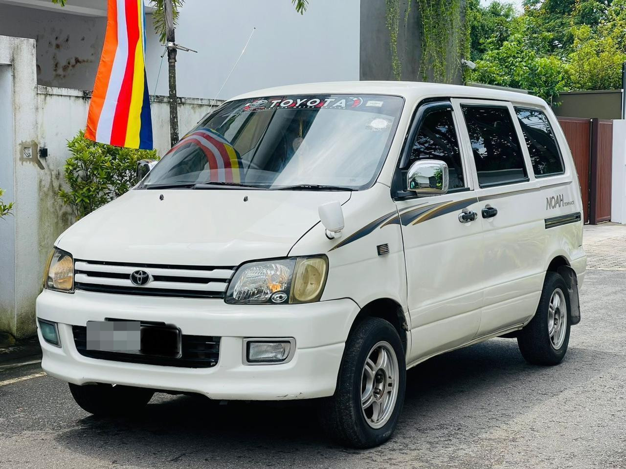 Toyota Noah 1997 - மறுசீரமைக்கப்பட்டது வேன் sale in Sri Lanka - patpat.lk