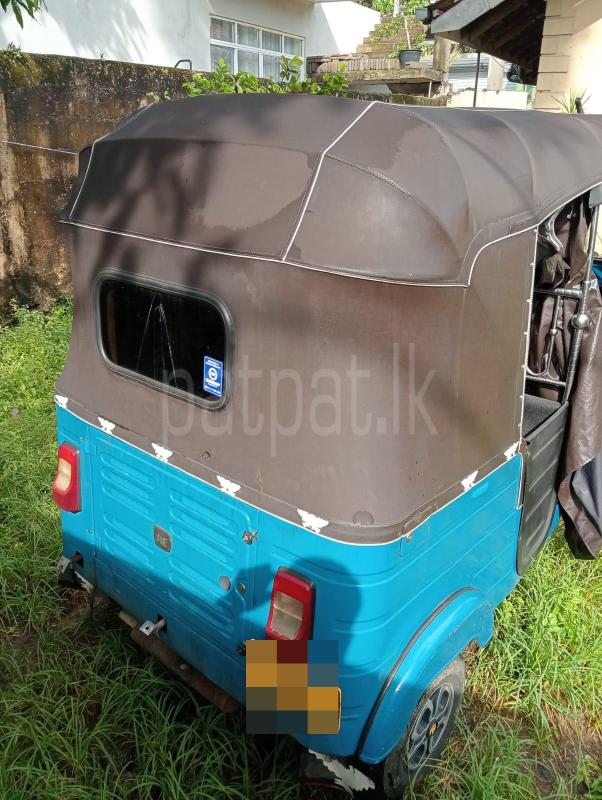 Bajaj 4 stroke 2017 - பயன்படுத்தப்பட்டது முச்சக்கர வண்டி sale in Sri Lanka - patpat.lk