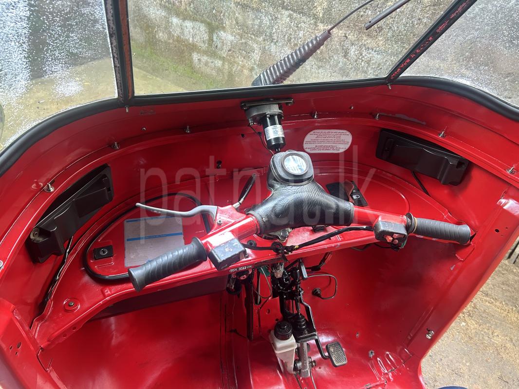 Bajaj 2 stroke 2006 - භාවිතා කරන ලද ත්‍රිරෝද රථය sale in Sri Lanka - patpat.lk