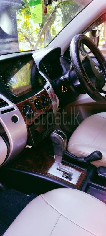 Mitsubishi Montero 2012 - භාවිතා කරන ලද SUV රථය sale in Sri Lanka - patpat.lk