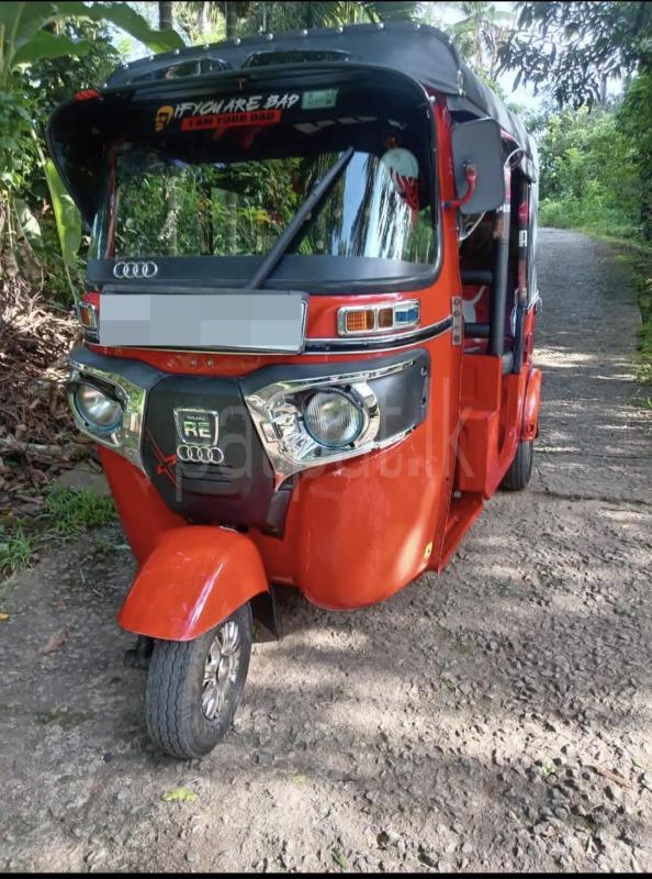 Bajaj 4 stroke 2020 - பயன்படுத்தப்பட்டது முச்சக்கர வண்டி sale in Sri Lanka - patpat.lk