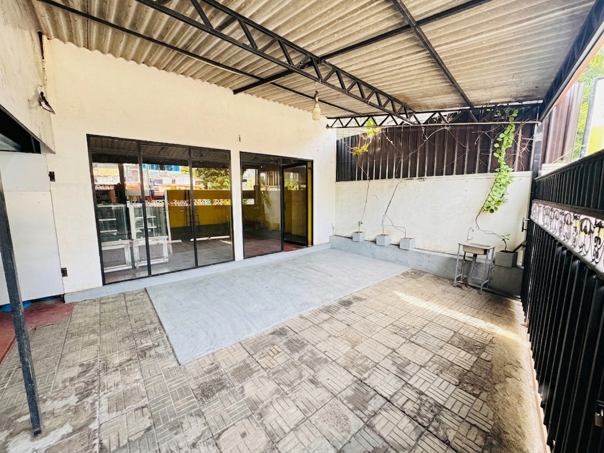 Building for Sale in Boyagane
