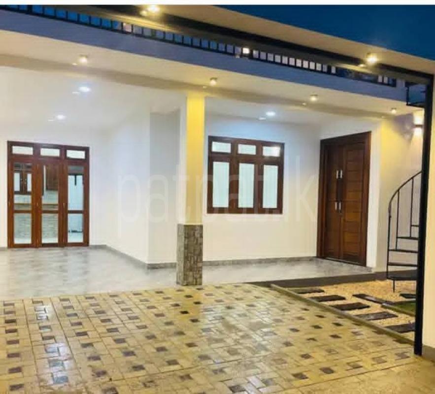 House for Sale in Athurugiriya