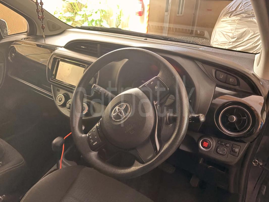 Toyota Vitz 2018 - பயன்படுத்தப்பட்டது கார் sale in Sri Lanka - patpat.lk