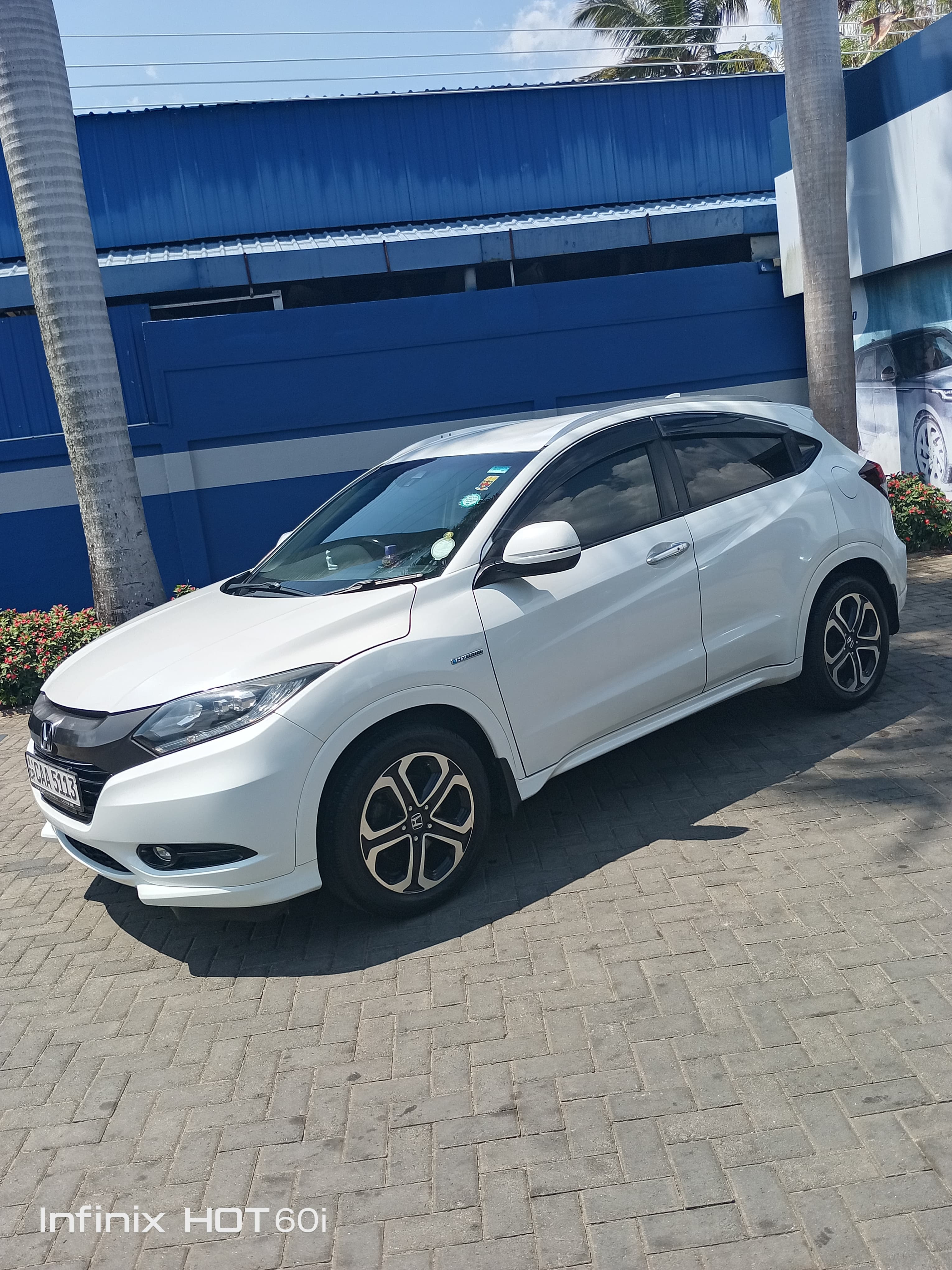Honda Vezel 2014 - பயன்படுத்தப்பட்டது SUV sale in Sri Lanka - patpat.lk