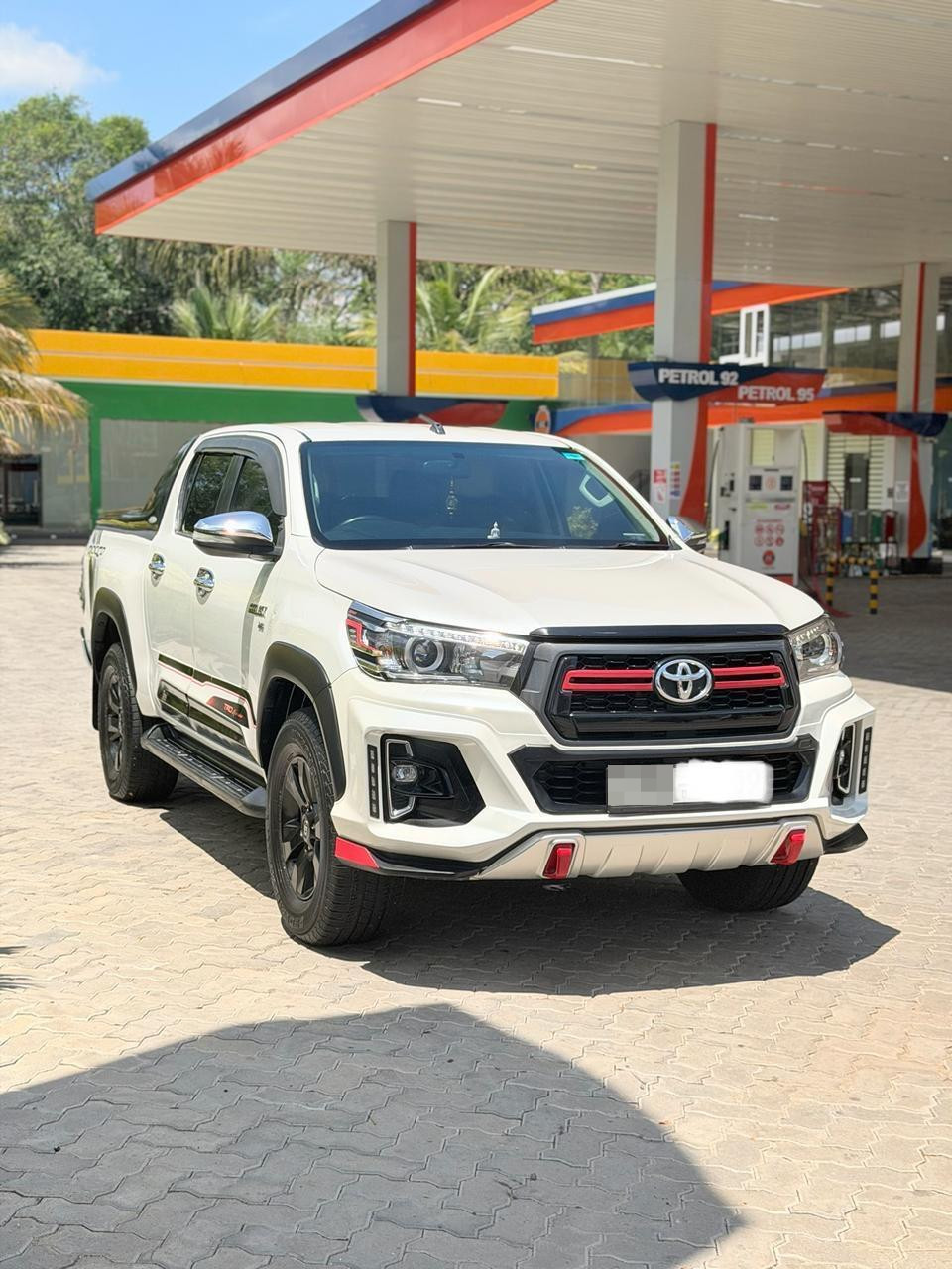 Toyota Hilux 2017 - Used Pick-up  sale in Sri Lanka - patpat.lk