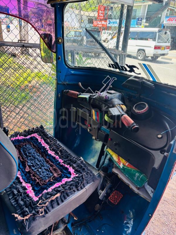 Bajaj Three Wheel 2011 - பயன்படுத்தப்பட்டது முச்சக்கர வண்டி sale in Sri Lanka - patpat.lk