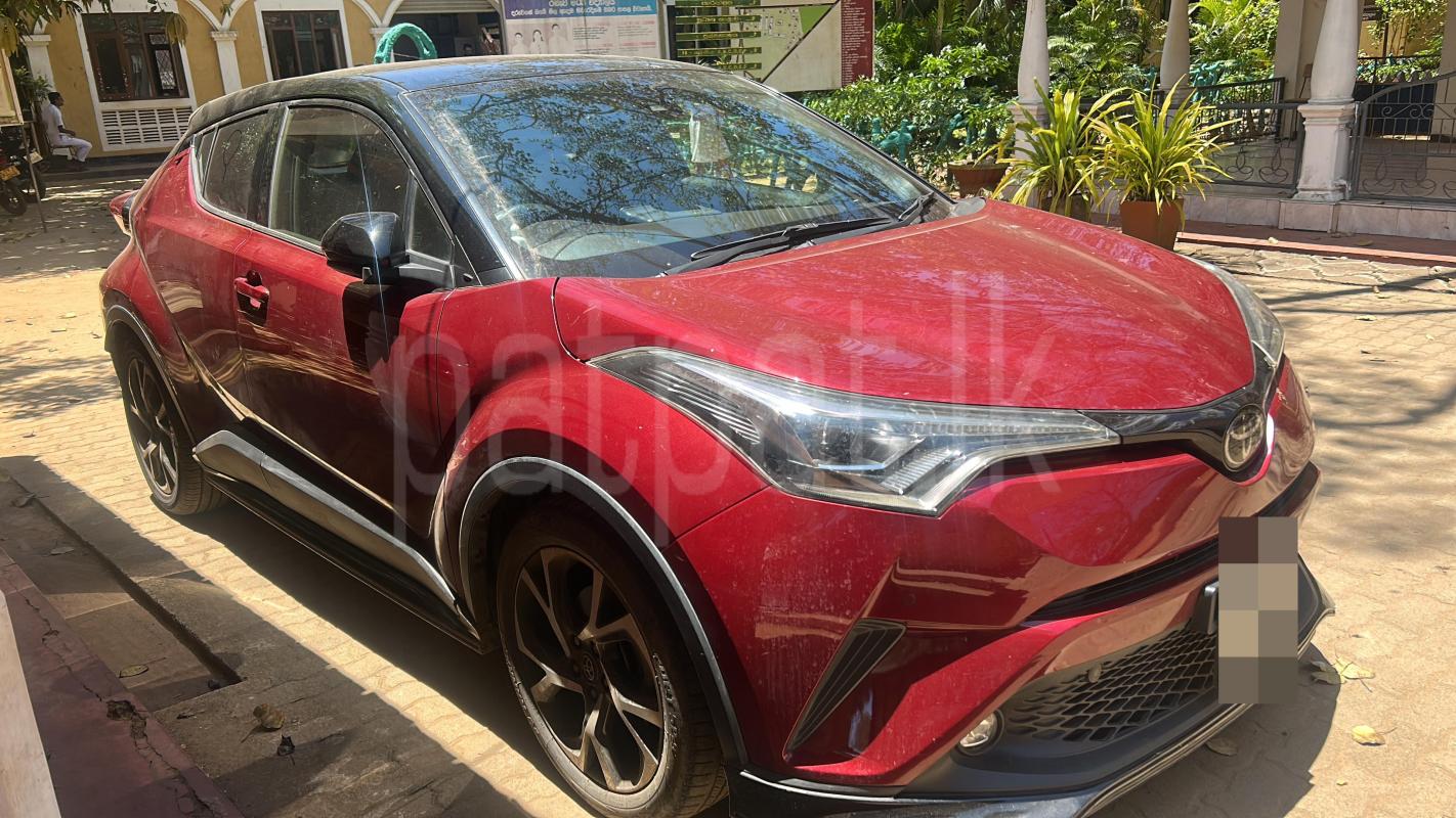 Toyota CHR 2018 - பயன்படுத்தப்பட்டது SUV sale in Sri Lanka - patpat.lk