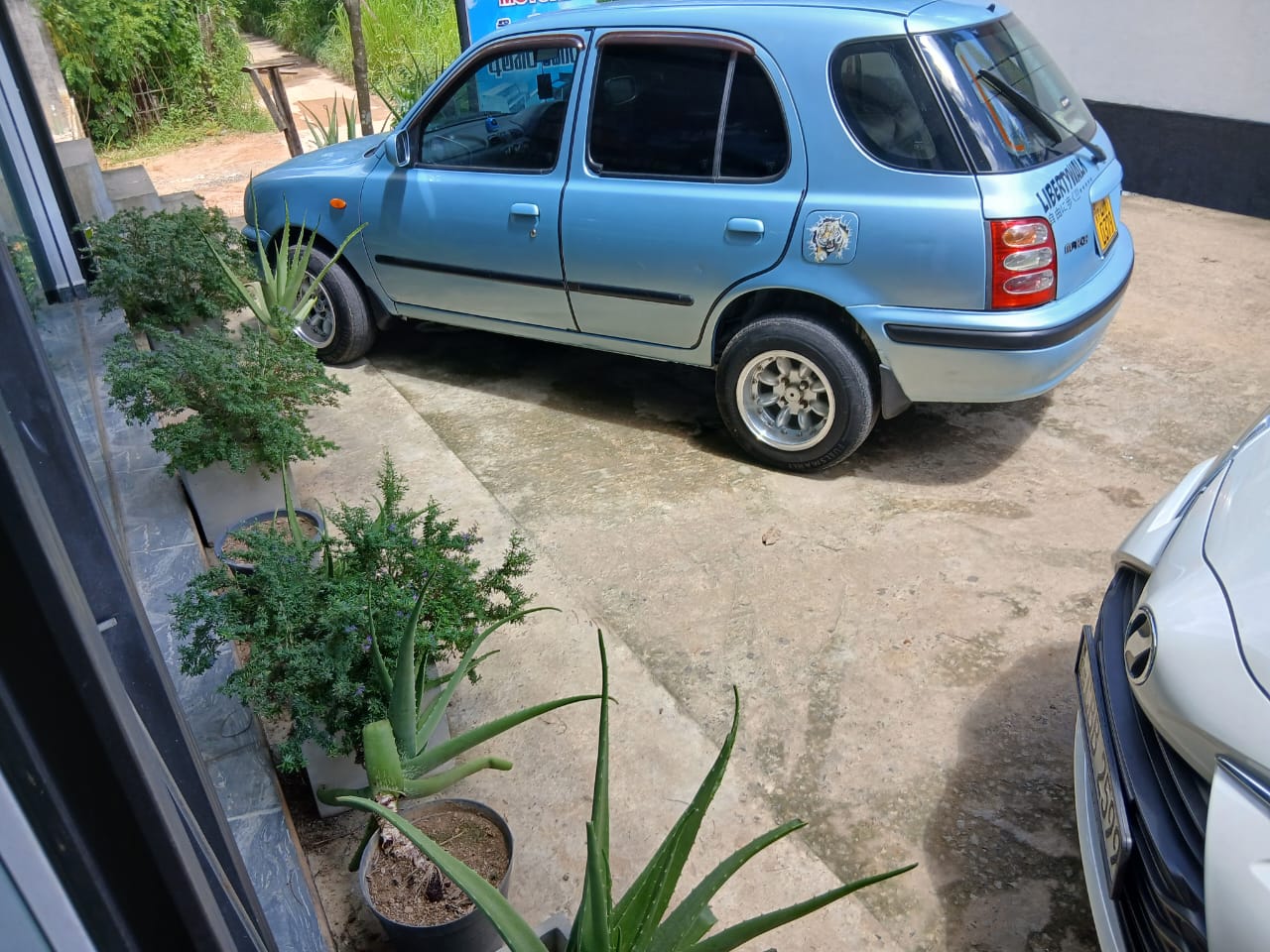 Nissan March 2001 - Used Car sale in Sri Lanka - patpat.lk