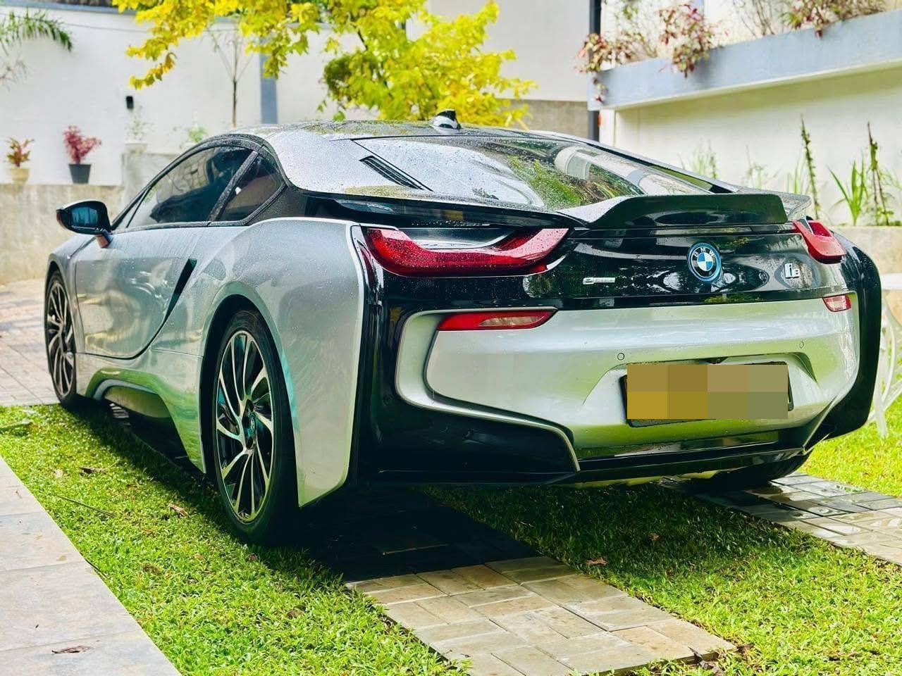 BMW i8 2016 - Used Car sale in Sri Lanka - patpat.lk