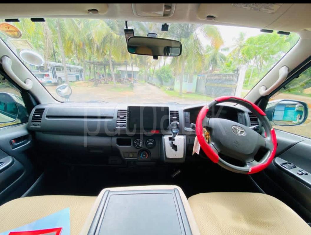 Toyota Hiace 2017 - பயன்படுத்தப்பட்டது வேன் sale in Sri Lanka - patpat.lk