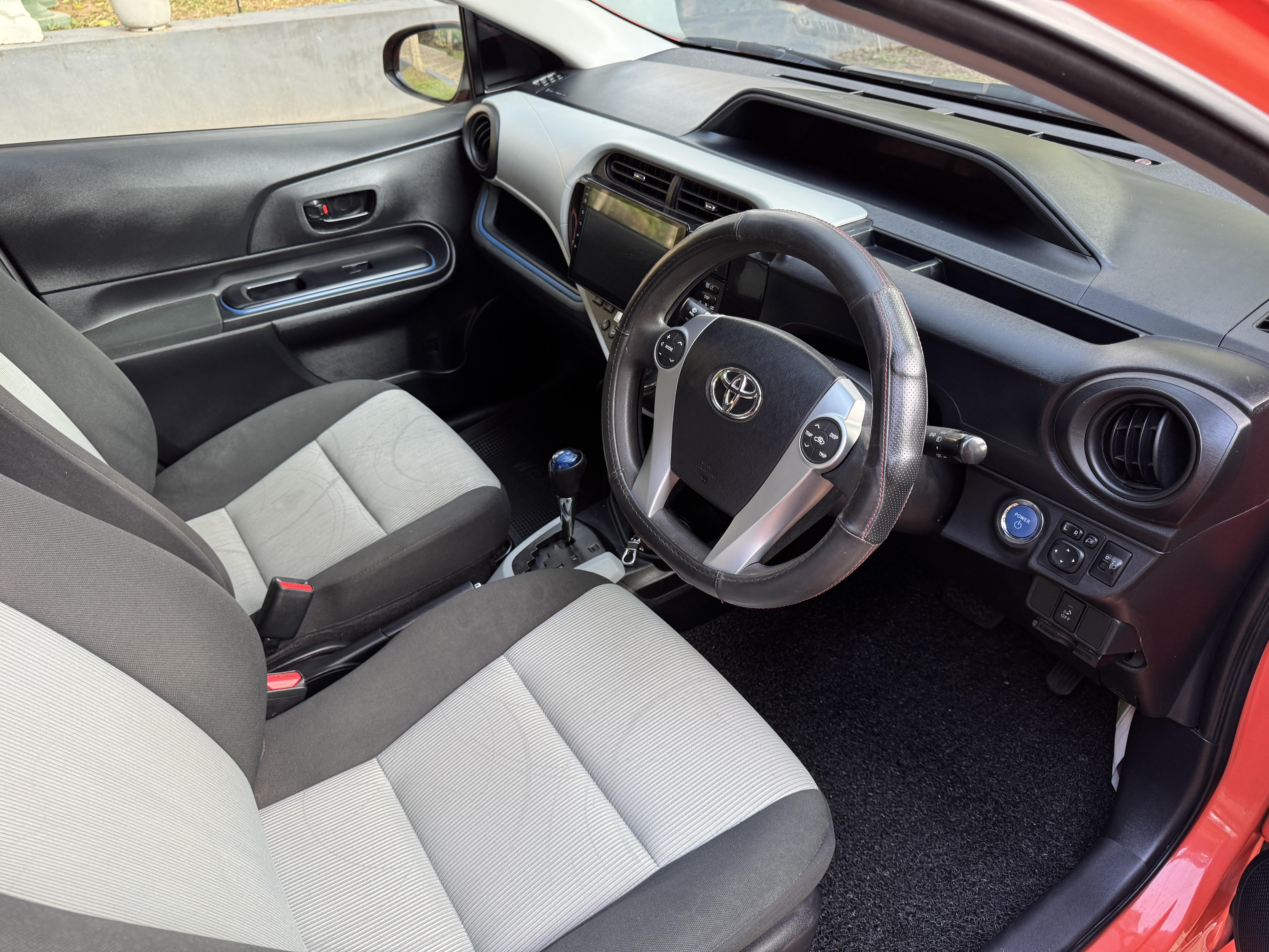 Toyota Aqua 2015 - Used Car sale in Sri Lanka - patpat.lk