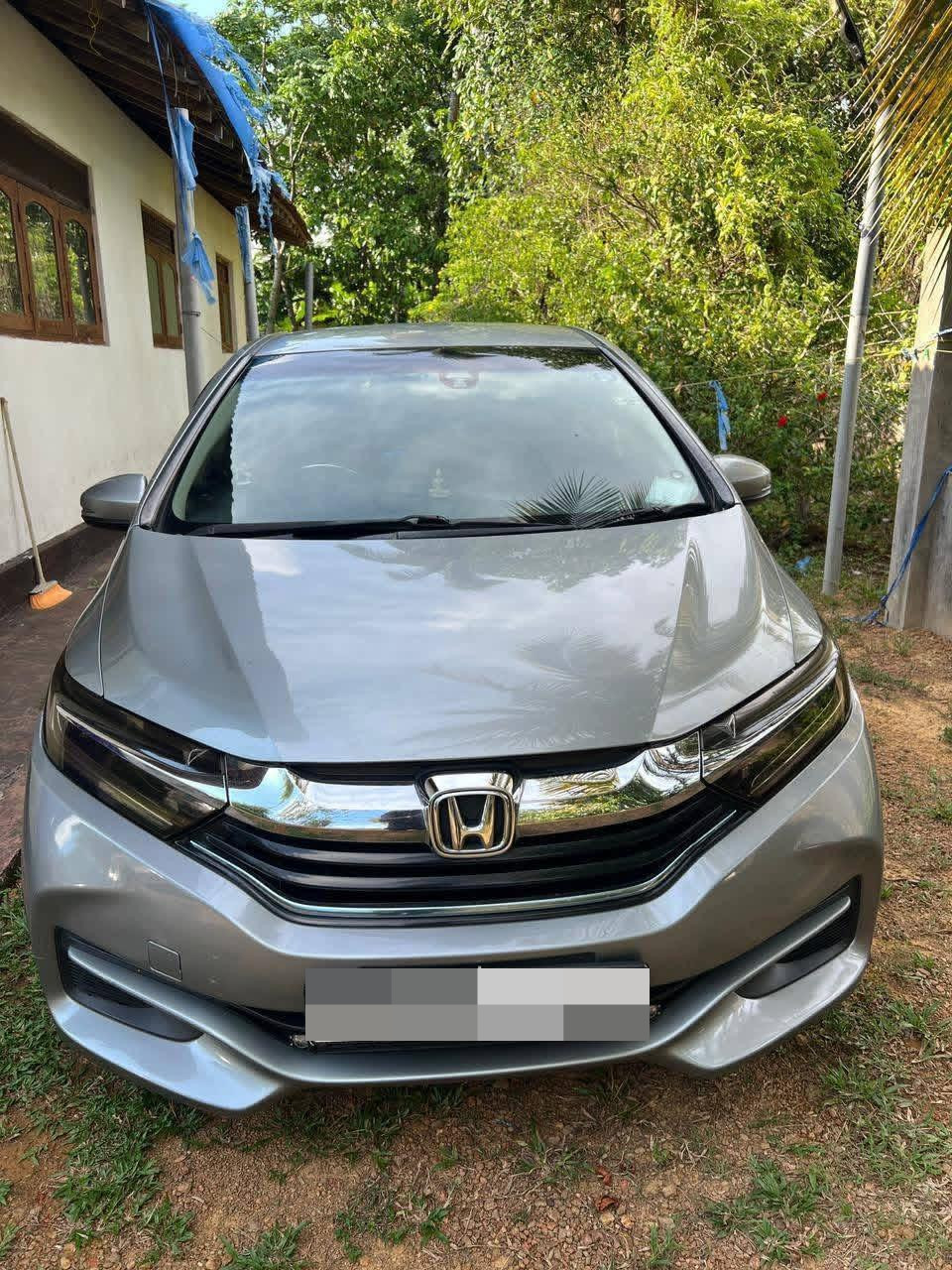 Honda Shuttle 2015 - பயன்படுத்தப்பட்டது கார் sale in Sri Lanka - patpat.lk