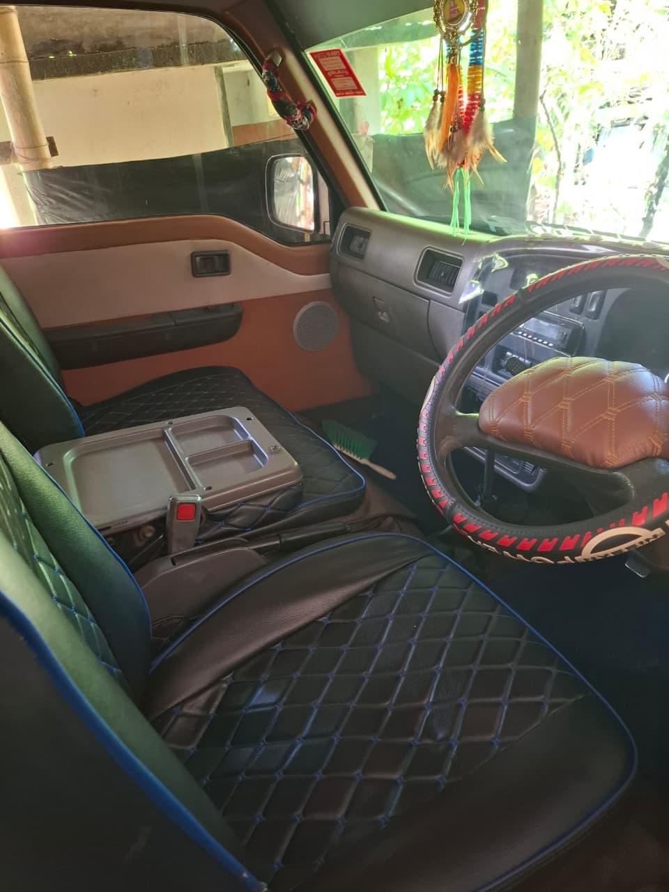 Nissan Caravan 1995 - Used Van sale in Sri Lanka - patpat.lk