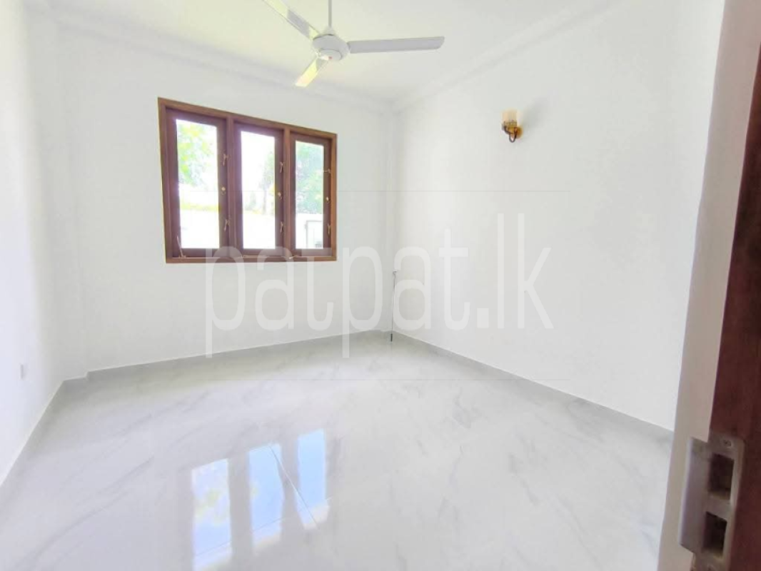 House for Sale in Athurugiriya