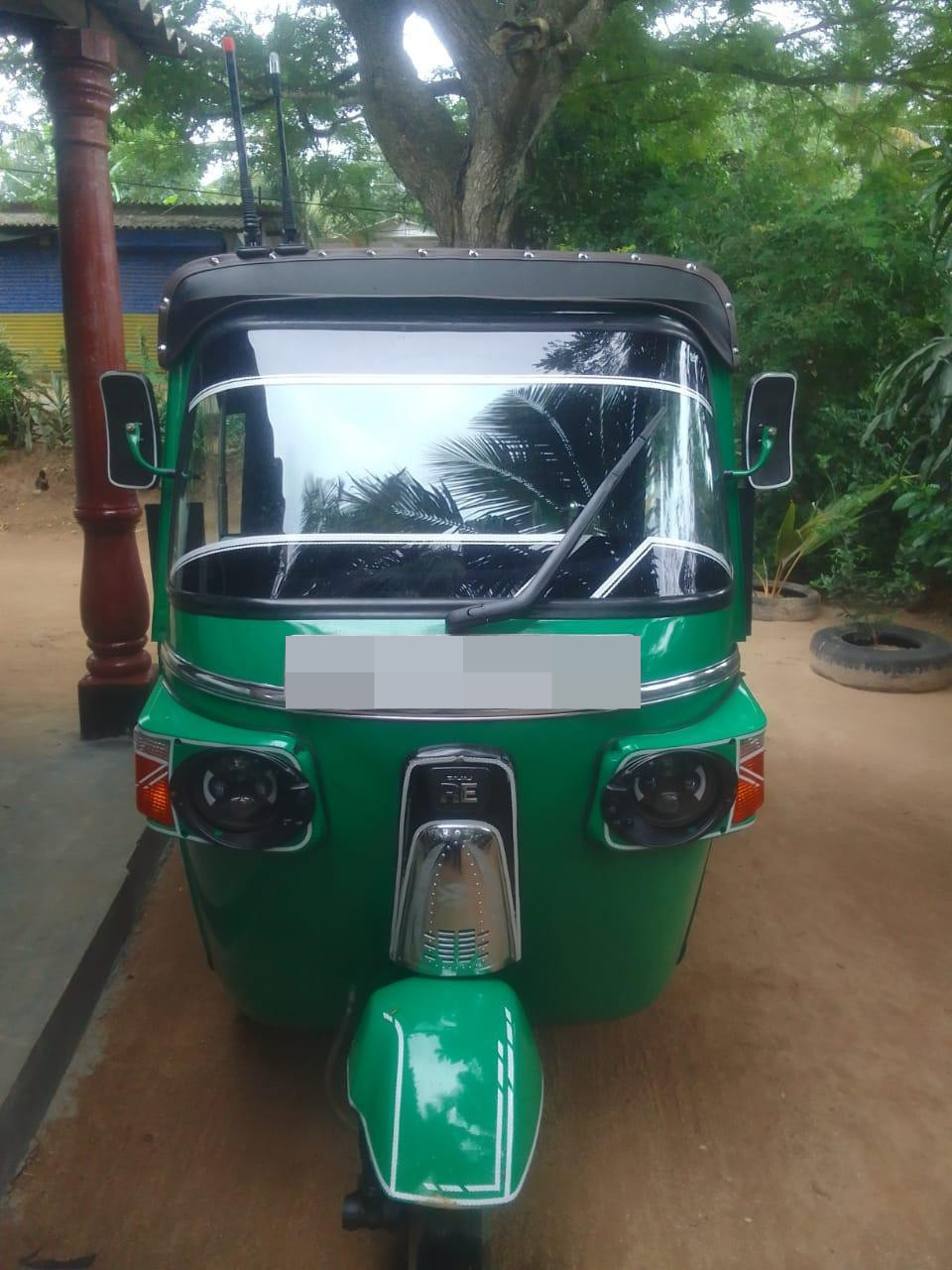 Bajaj Three Wheel 2010 ads-image-1