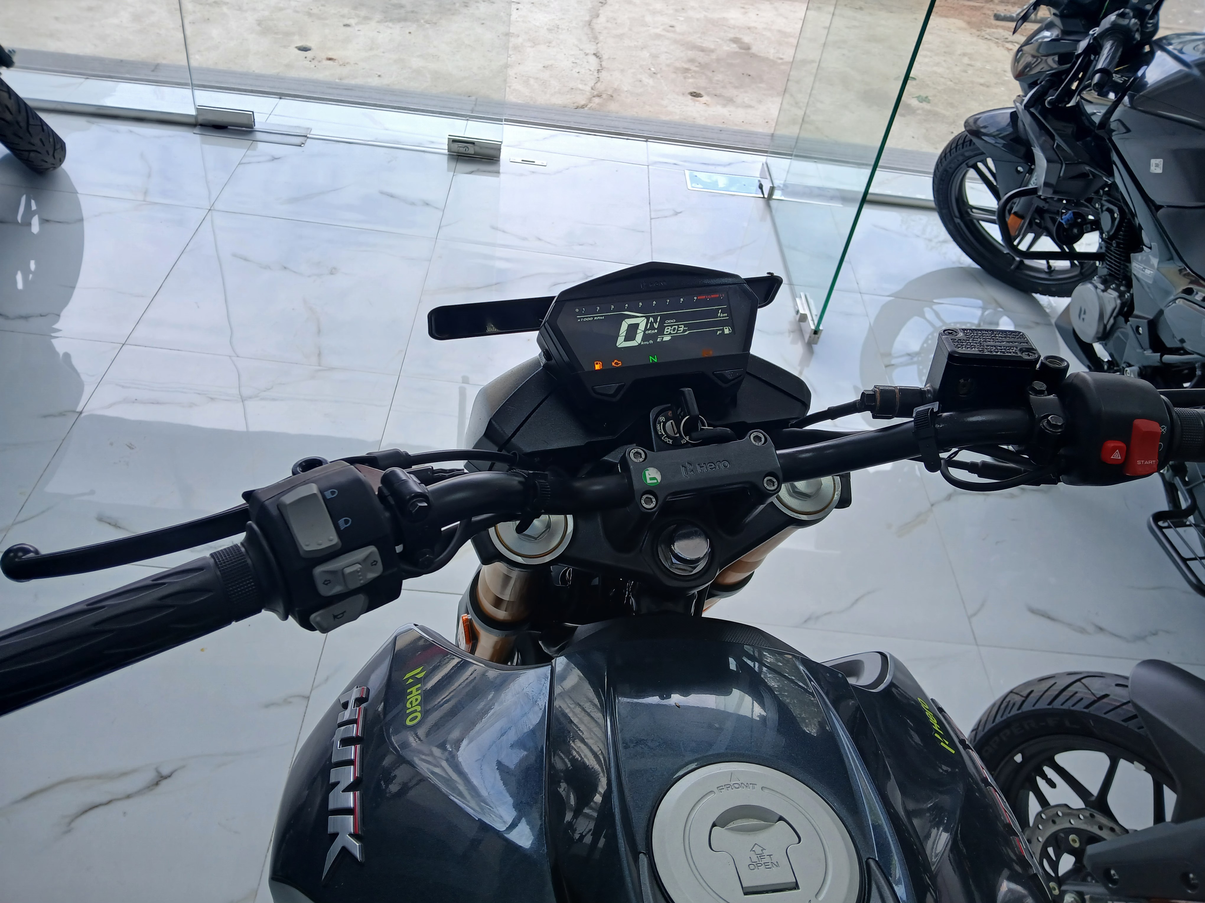 Hero Hunk 2025 - சான்றளிக்கப்பட்டது பைக் sale in Sri Lanka - patpat.lk