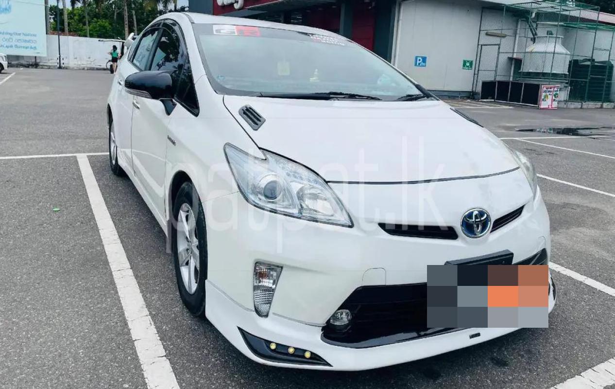 Toyota Prius 2010 - பயன்படுத்தப்பட்டது கார் sale in Sri Lanka - patpat.lk