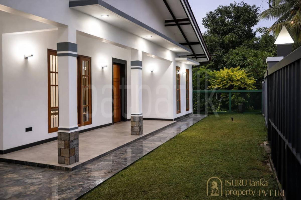 House for Sale in Wennappuwa