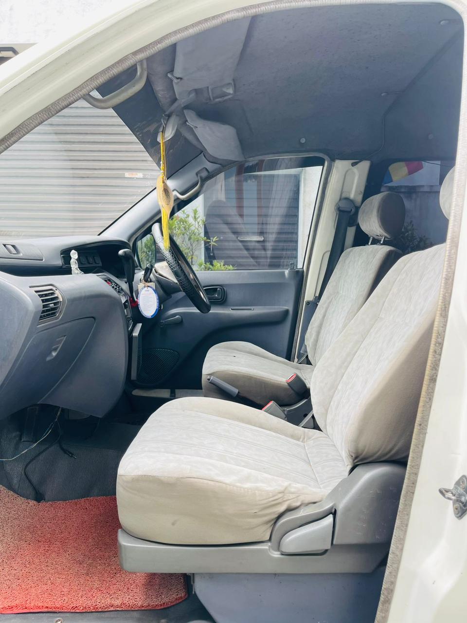 Toyota Noah 1997 - மறுசீரமைக்கப்பட்டது வேன் sale in Sri Lanka - patpat.lk