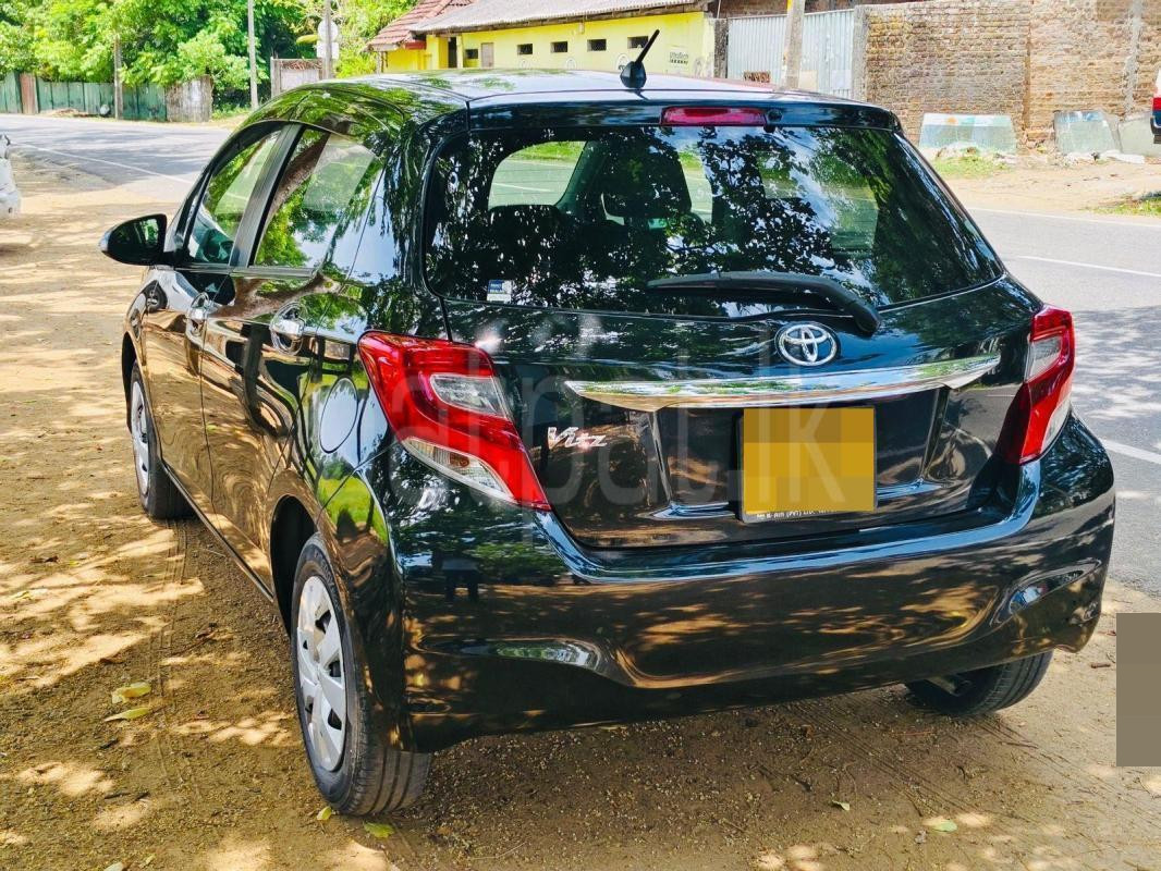Toyota Vitz 2017 - பயன்படுத்தப்பட்டது கார் sale in Sri Lanka - patpat.lk
