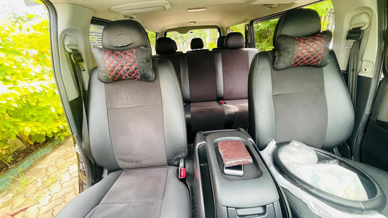 Toyota Hiace 2017 - භාවිතා කරන ලද වෑන් රථය sale in Sri Lanka - patpat.lk