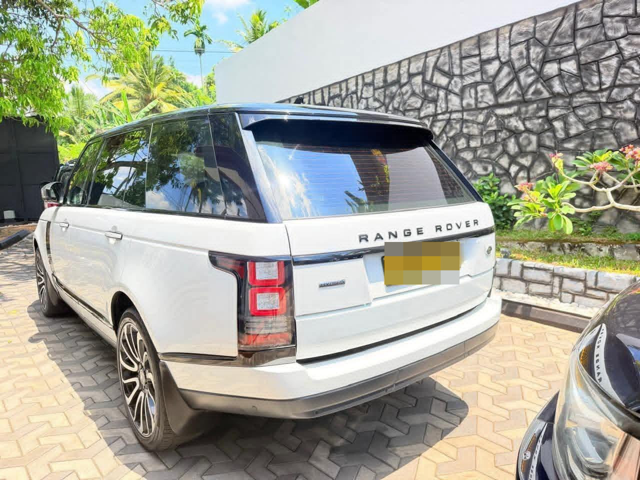 Land Rover Range Rover 2015 - பயன்படுத்தப்பட்டது SUV sale in Sri Lanka - patpat.lk