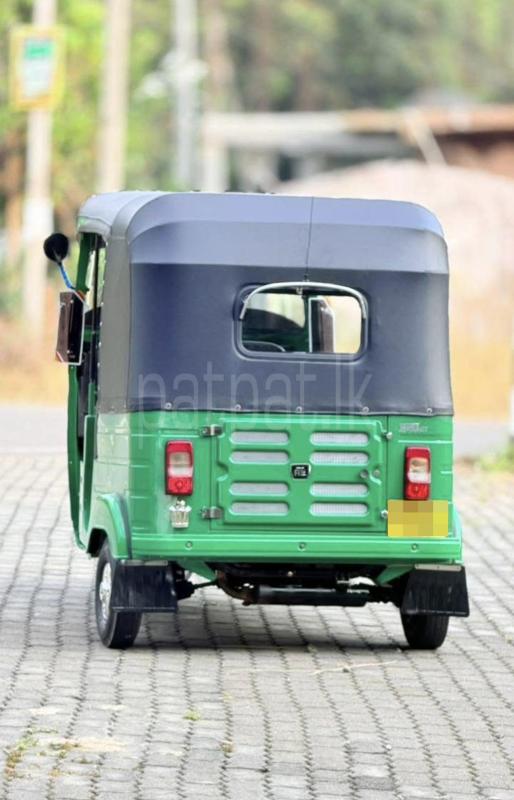 Bajaj Three Wheel 2017 - பயன்படுத்தப்பட்டது முச்சக்கர வண்டி sale in Sri Lanka - patpat.lk