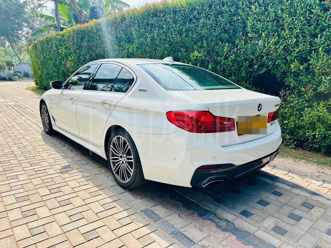 BMW 530E 2017 - பயன்படுத்தப்பட்டது கார் sale in Sri Lanka - patpat.lk
