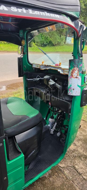 Bajaj Three Wheel 2017 - பயன்படுத்தப்பட்டது முச்சக்கர வண்டி sale in Sri Lanka - patpat.lk