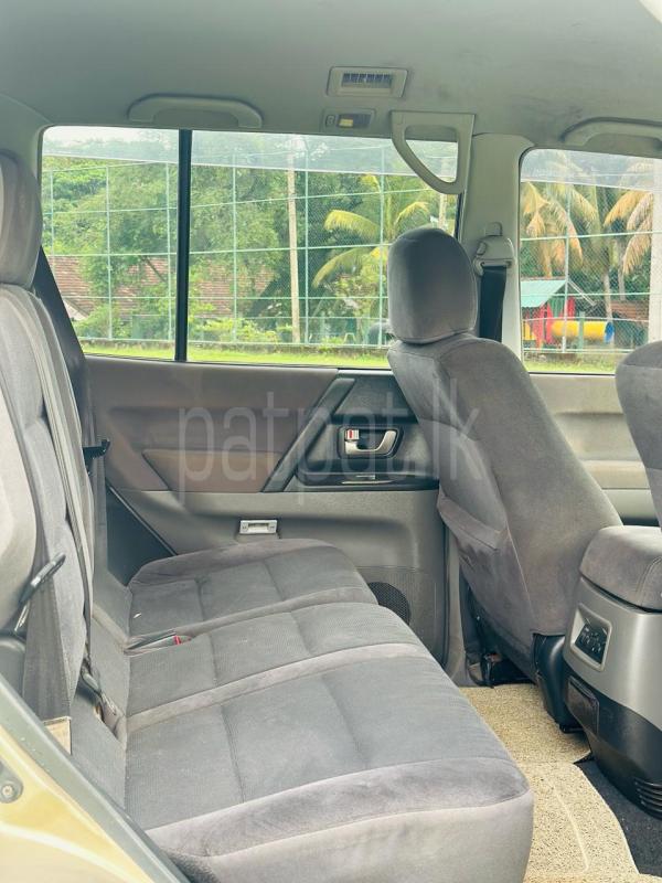 Mitsubishi Montero 2003 - பயன்படுத்தப்பட்டது SUV sale in Sri Lanka - patpat.lk