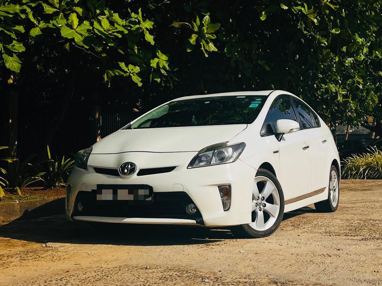 Toyota Prius 2012 - භාවිතා කරන ලද කාර් sale in Sri Lanka - patpat.lk