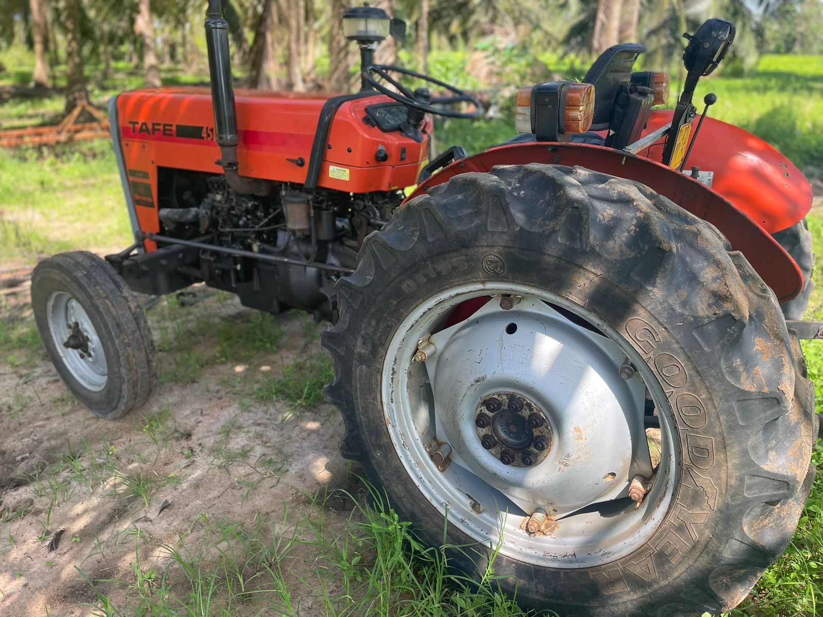 TAFE Tractor 2017 - Used Land sale in Sri Lanka - patpat.lk