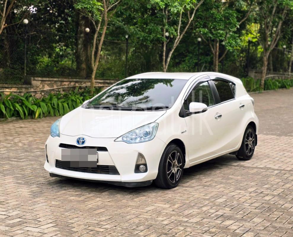 Toyota Aqua 2014 - பயன்படுத்தப்பட்டது கார் sale in Sri Lanka - patpat.lk