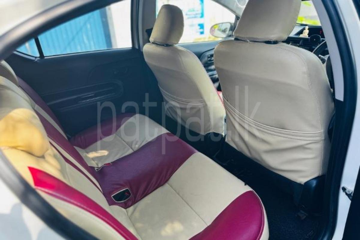 Toyota Aqua 2015 - பயன்படுத்தப்பட்டது கார் sale in Sri Lanka - patpat.lk
