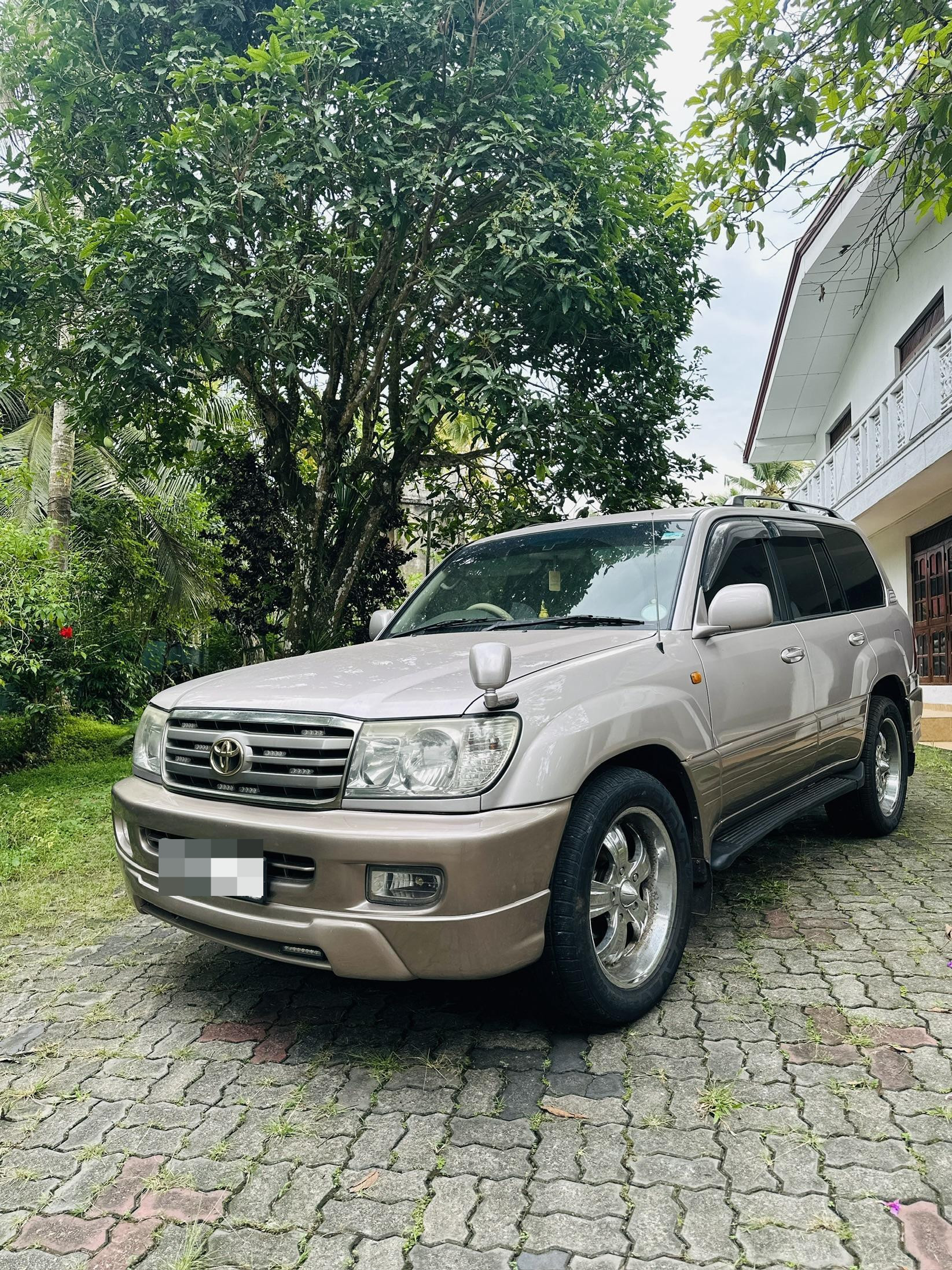 Toyota Land Cruiser 2000 ads-image-1