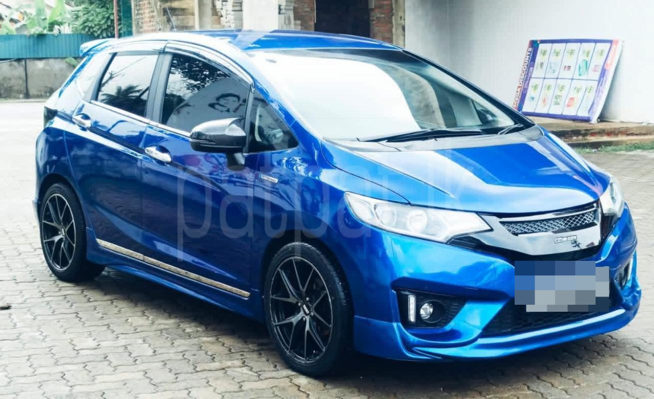 Honda Fit 2013 - பயன்படுத்தப்பட்டது கார் sale in Sri Lanka - patpat.lk